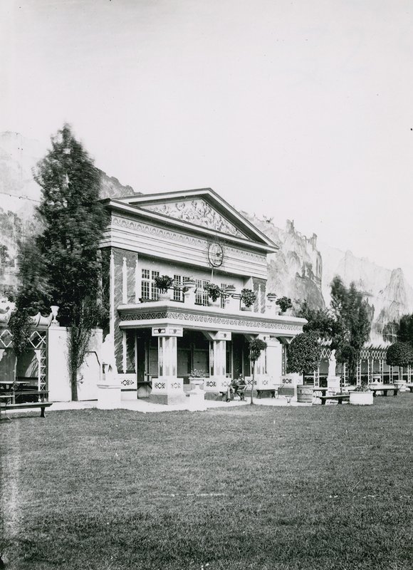 Cremorne Gardens, Londyn: szwajcarski domek autorstwa English Photographer
