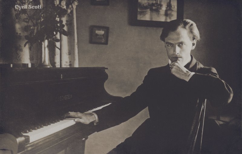 Cyril Scott, angielski kompozytor, pisarz i poeta (zdjęcie czarno-białe) autorstwa English Photographer