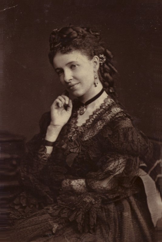 E. Albani autorstwa English Photographer