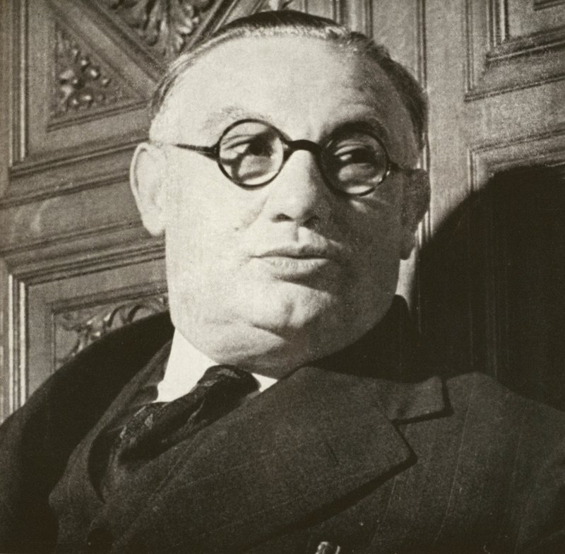 Ernest Bevin, portret, ok. 1940 r. (zdjęcie czarno-białe) autorstwa English Photographer