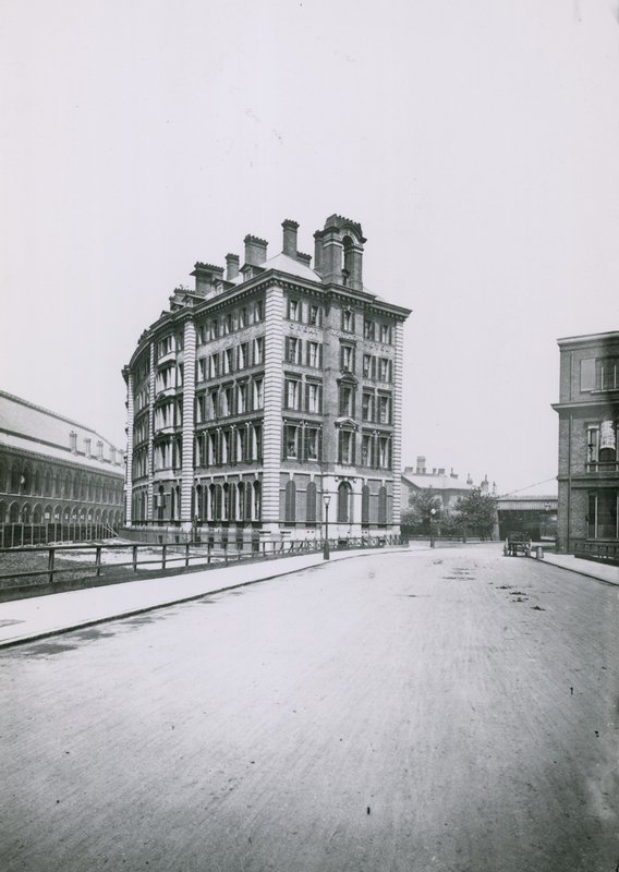 Hotel GNR, Kings Cross, Londyn autorstwa English Photographer