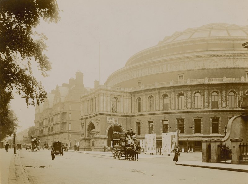 Ogólny widok na Royal Albert Hall autorstwa English Photographer