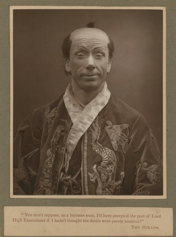 George Grossmith jako Ko-Ko w Mikado autorstwa English Photographer
