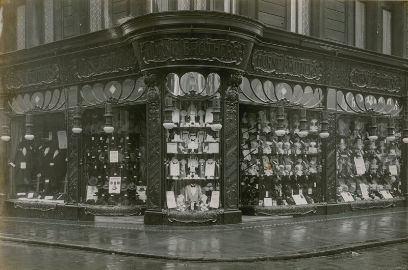 Horne Brothers, Coventry Street, Londyn autorstwa English Photographer