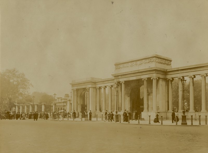 Hyde Park Corner, Londyn autorstwa English Photographer