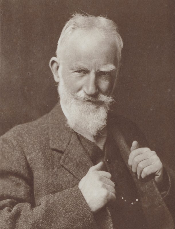 Irlandzki dramaturg George Bernard Shaw, laureat literackiej Nagrody Nobla w 1926 r. (zdjęcie czarno-białe) autorstwa English Photographer