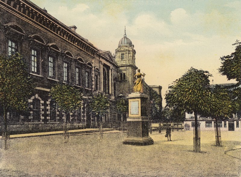 Jersey: Royal Square i Court House (kolorowe zdjęcie) autorstwa English Photographer