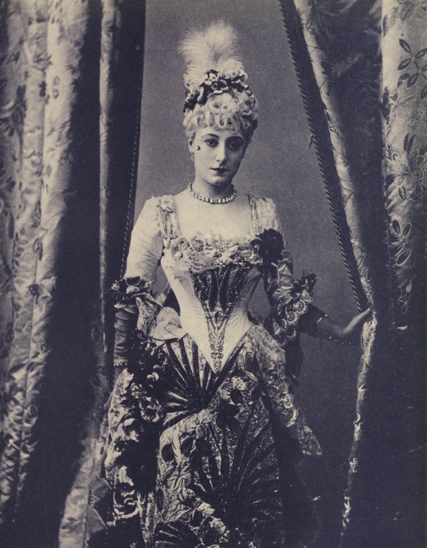 Kate Vaughan, aktorka angielskiego Gaiety Theatre (zdjęcie czarno-białe) autorstwa English Photographer
