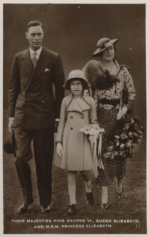 Król Jerzy VI, królowa Maria i ich najstarsza córka, księżniczka Elżbieta (zdjęcie b/w) autorstwa English Photographer