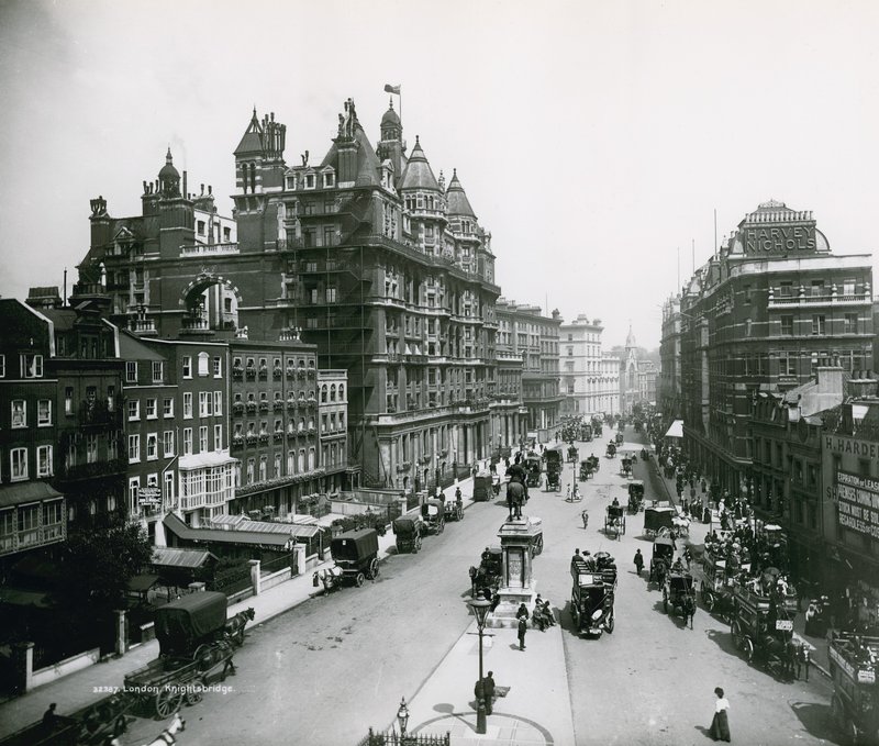 Knightsbridge, Londyn autorstwa English Photographer