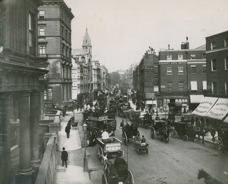 Knightsbridge, Londyn autorstwa English Photographer