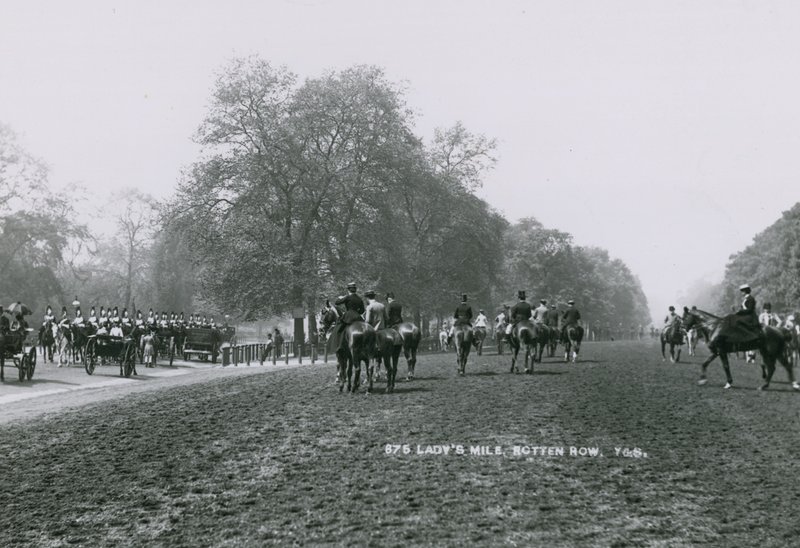 Ladys Mile, Rotten Row, Hyde Park, Londyn autorstwa English Photographer