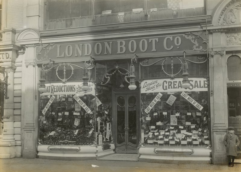 London Boot Company autorstwa English Photographer