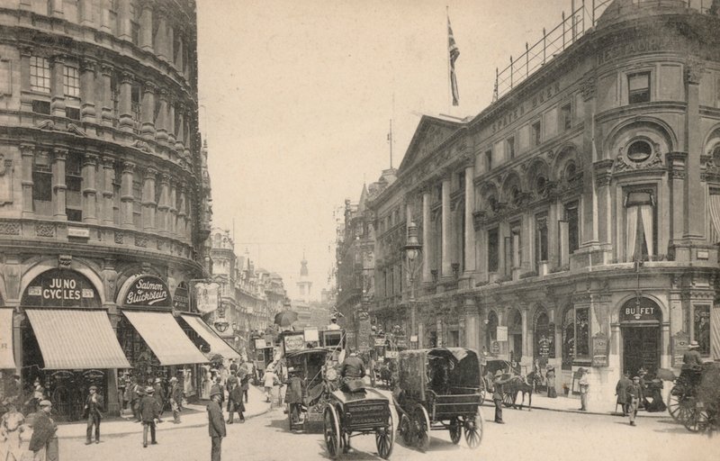 Londyn, Shaftesbury Avenue (zdjęcie czarno-białe) autorstwa English Photographer
