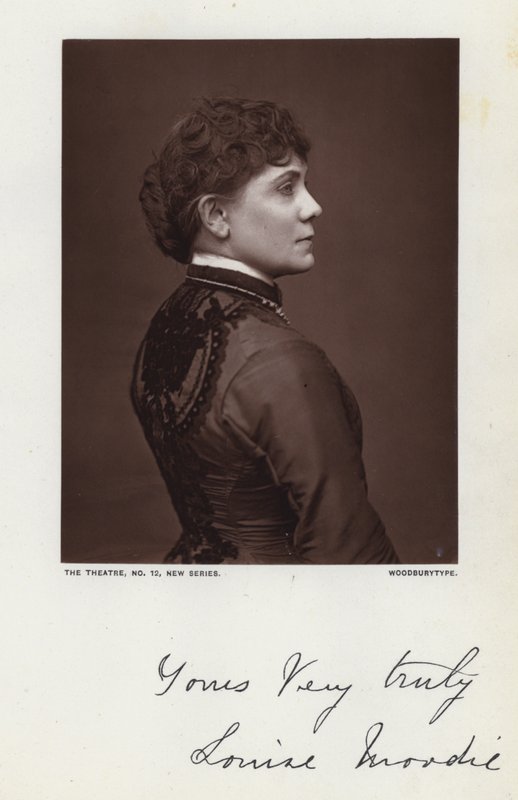 Louise Moodie (zdjęcie czarno-białe) autorstwa English Photographer