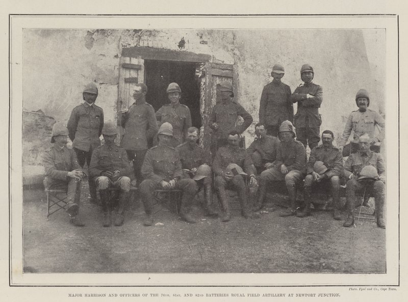 Major Harrison i oficerowie 76., 81. i 82. Baterie Królewskiej Artylerii Polowej w Newport Junction autorstwa English Photographer