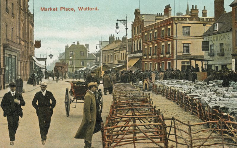 Rynek, Watford autorstwa English Photographer