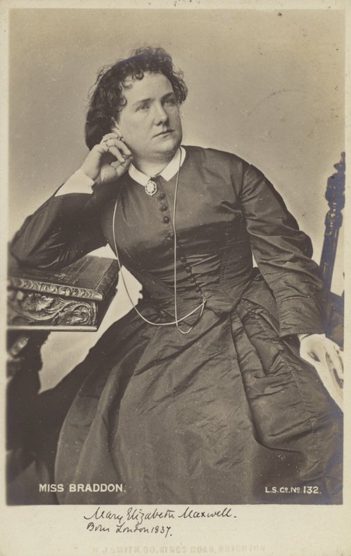 Mary Elizabeth Braddon autorstwa English Photographer
