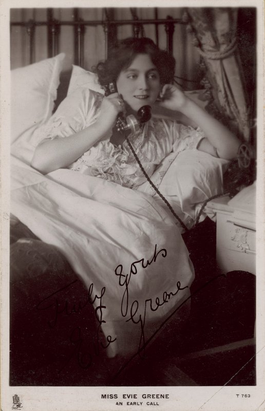 Panna Evie Greene: Wczesny telefon autorstwa English Photographer