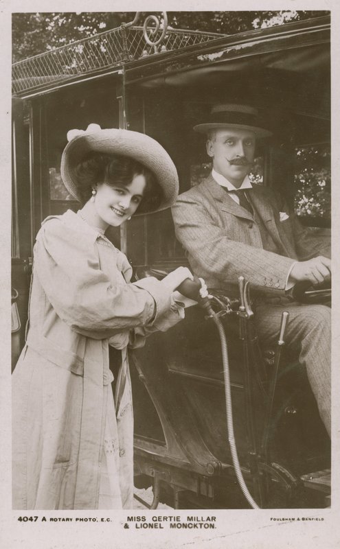 Panna Gertie Millar i Lionel Monckton. autorstwa English Photographer