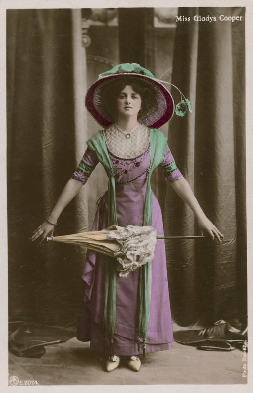 panna Gladys Cooper autorstwa English Photographer