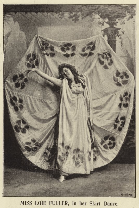 Panna Loie Fuller w tańcu spódnicy autorstwa English Photographer