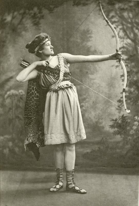 Miss Marion Grey jako Hippolyta (grawiura) autorstwa English Photographer