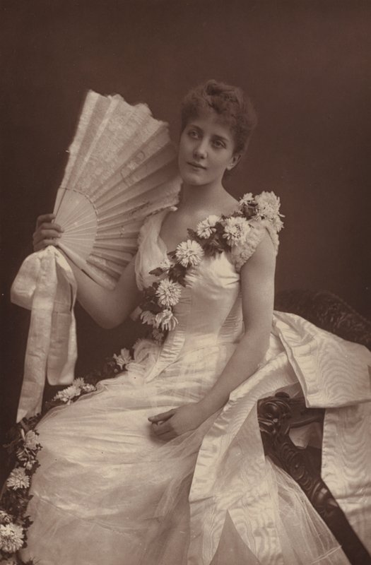 panna Maude Millett autorstwa English Photographer