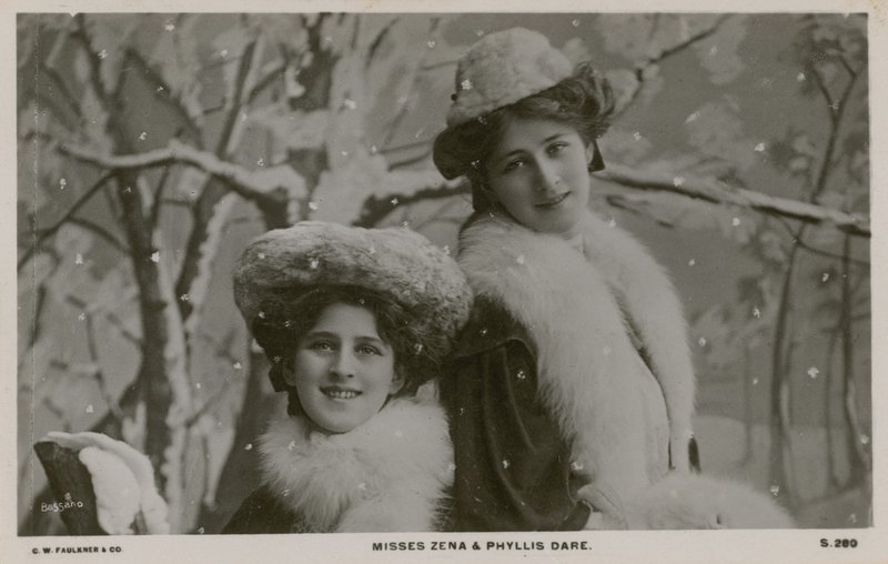 Panna Zena i Phyllis Dare autorstwa English Photographer