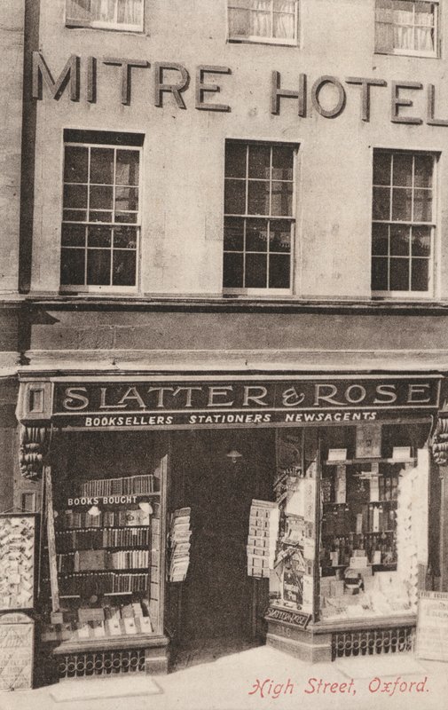 Mitre Hotel and Slatter and Rose, High Street, Oxford (zdjęcie czarno-białe) autorstwa English Photographer