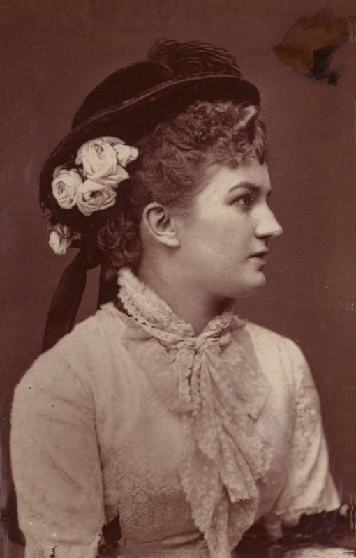 Nelly Brombley autorstwa English Photographer