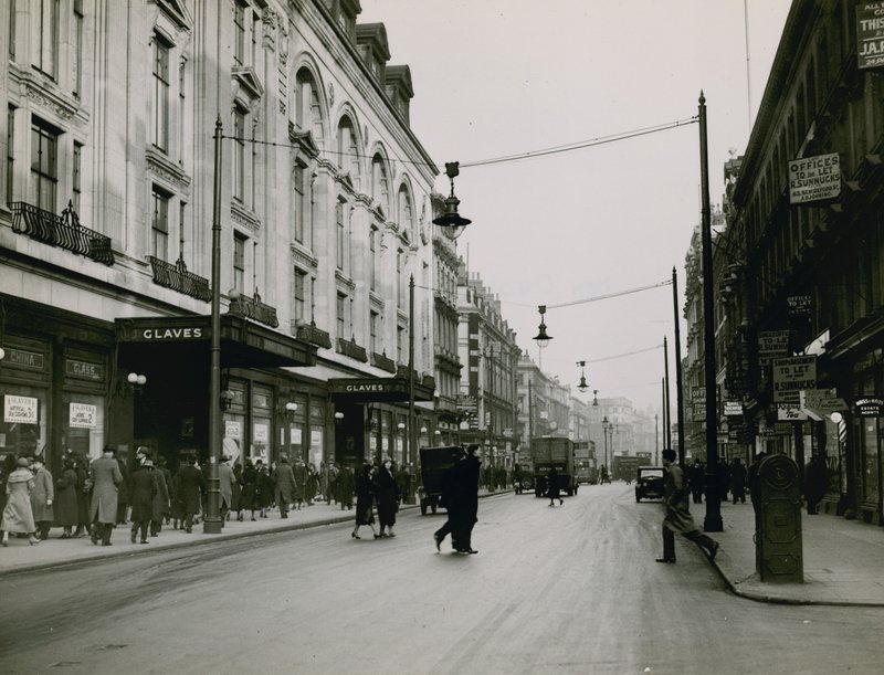 New Oxford Street, Londyn autorstwa English Photographer