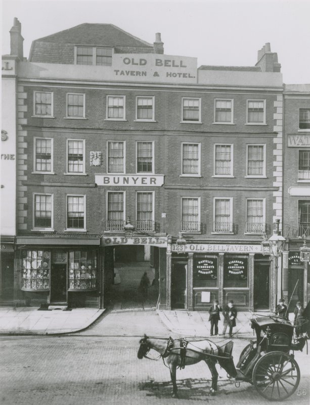 Old Bell Tavern and Hotel, Londyn autorstwa English Photographer