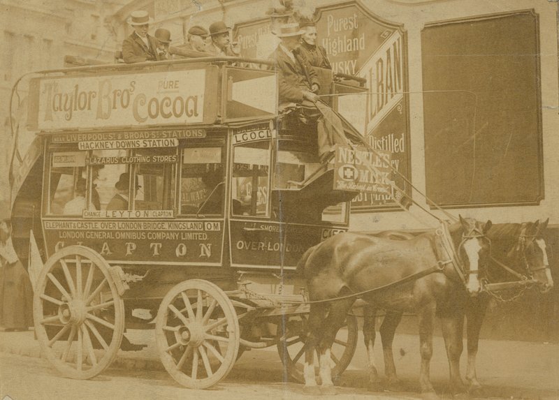 Omnibus i kierowca autorstwa English Photographer