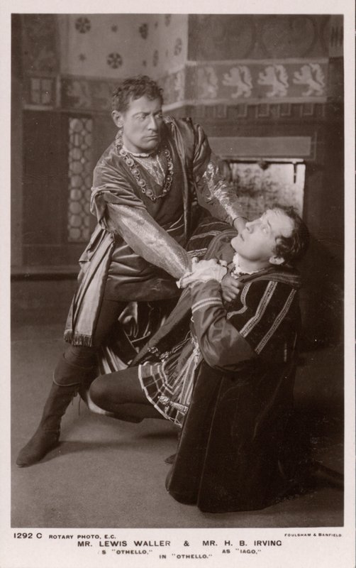 Othello dławiący Iago, Lewis Waller i H B Irving (zdjęcie czarno-białe) autorstwa English Photographer