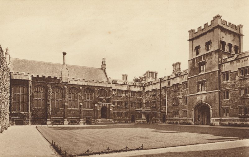 Oxford: Exeter College, The Quadrangle and Hall (zdjęcie czarno-białe) autorstwa English Photographer