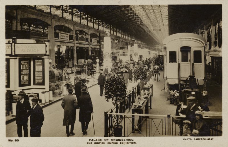 Pałac Inżynierii na Wystawie Imperium Brytyjskiego, która odbyła się w Wembley, Middlesex w 1924 i 1925 r. autorstwa English Photographer