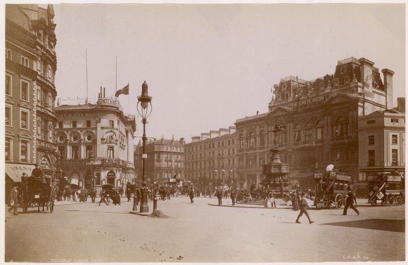 Piccadilly Circus, Londyn autorstwa English Photographer