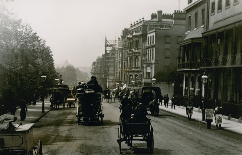 Piccadilly, Hyde Park Corner, Londyn autorstwa English Photographer
