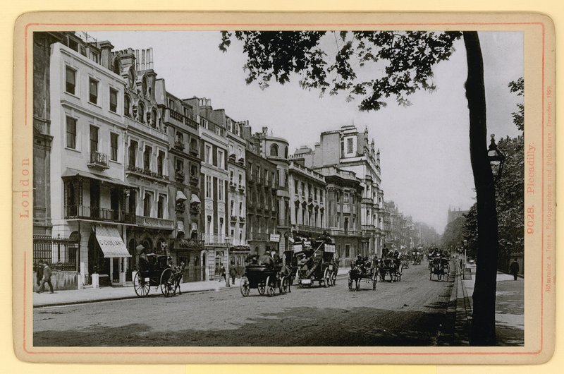 Piccadilly, Londyn autorstwa English Photographer