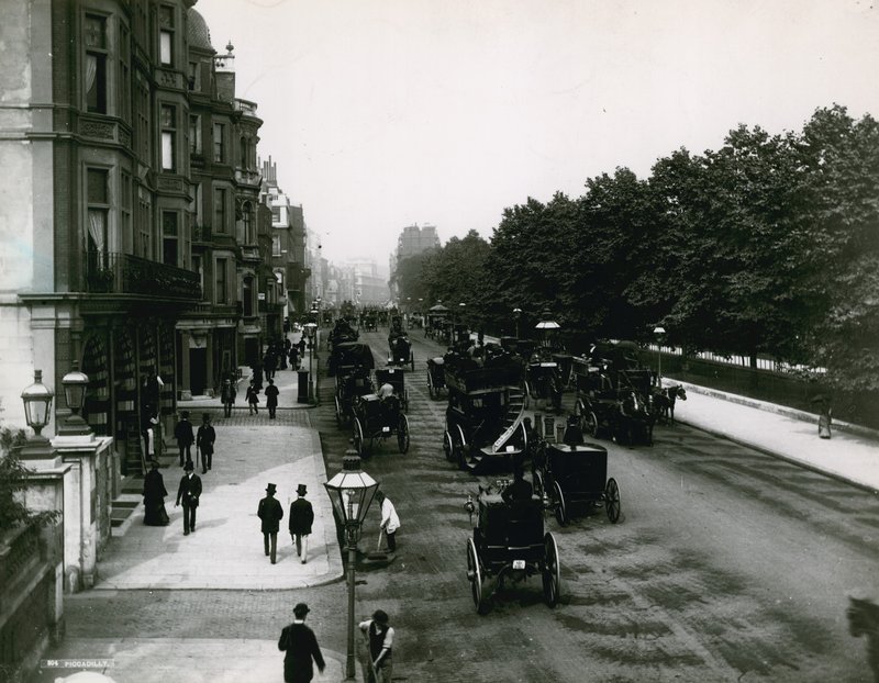 Piccadilly, Londyn autorstwa English Photographer