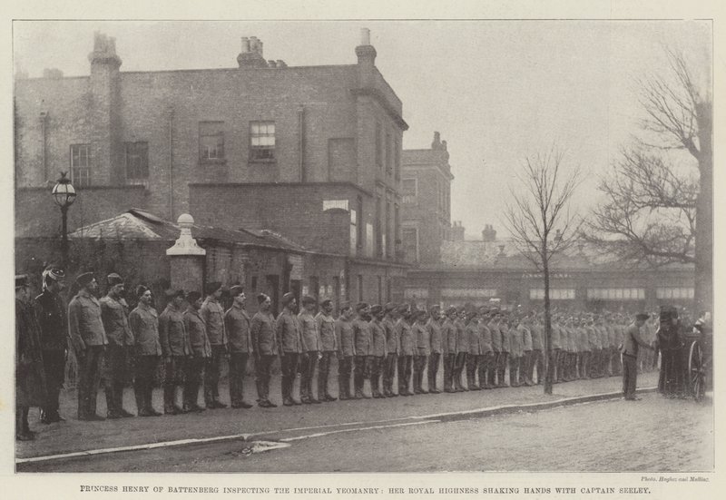Księżniczka Henryk z Battenberg przeprowadza inspekcję Cesarskiej Yeomanry, Jej Królewska Wysokość ściska dłoń Kapitan Seeley autorstwa English Photographer