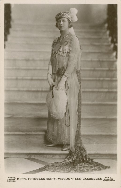 Księżniczka Mary, Wicehrabina Lascelles (zdjęcie czarno-białe) autorstwa English Photographer