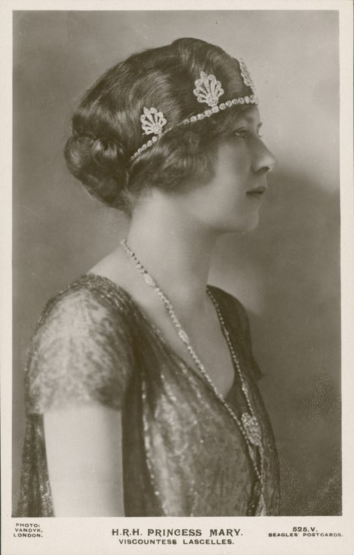 Księżniczka Mary, Wicehrabina Lascelles (zdjęcie czarno-białe) autorstwa English Photographer