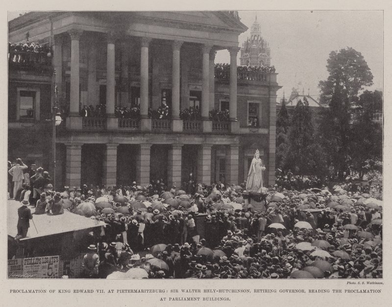 Proklamacja króla Edwarda VII w Pietermaritzburgu, sir Walter Hely-Hutchinson, ustępujący gubernator, czytając proklamację w budynkach parlamentu autorstwa English Photographer