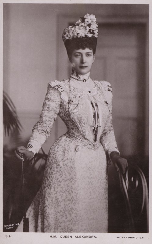 Królowa Aleksandra (zdjęcie czarno-białe) autorstwa English Photographer