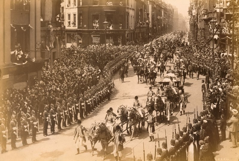 Królowa Wiktoria, procesja Diamentowego Jubileuszu, 1897 autorstwa English Photographer