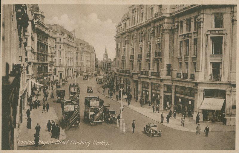 Regent Street, Londyn, patrząc na północ autorstwa English Photographer
