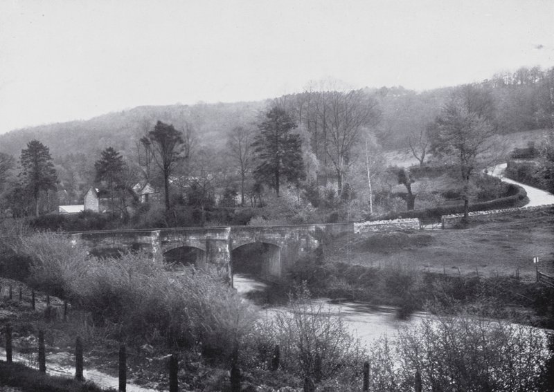 Rzeka Avon, Limpley Stoke (zdjęcie czarno-białe) autorstwa English Photographer