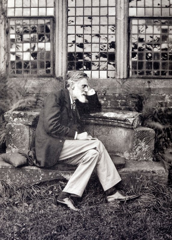 Robert Bridges, angielski poeta (zdjęcie czarno-białe) autorstwa English Photographer